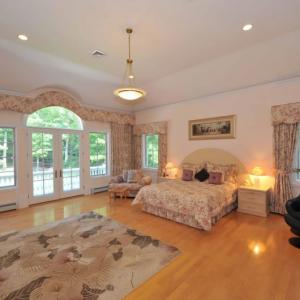 Beautiful-Mediterranean-Style-Villa-in-New-Jersey-9-800x530 jpg