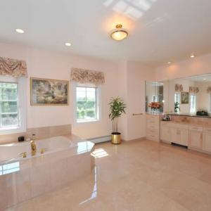 Beautiful-Mediterranean-Style-Villa-in-New-Jersey-10-800x530 jpg