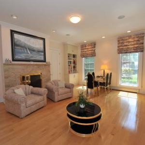 Beautiful-Mediterranean-Style-Villa-in-New-Jersey-4-800x530 jpg